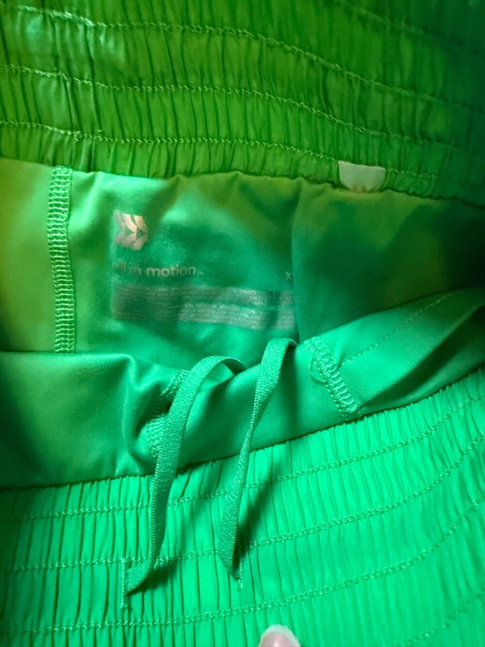 All in Motion XS 3-Piece Workout Set in Vibrant Green: Shorts, Bra & Top - Picture 9 of 12